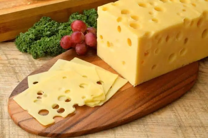 19 Types of Cheese: List with Carbs, Protein, Fat &  Nutrient Profile
