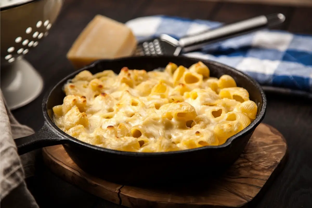 5 Best Side Dishes to Serve With Mac and Cheese