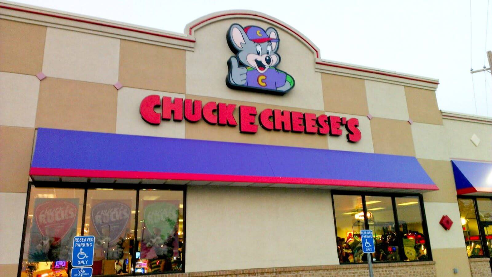 Chuck E. Cheese Menu with Prices [Updated 2021]