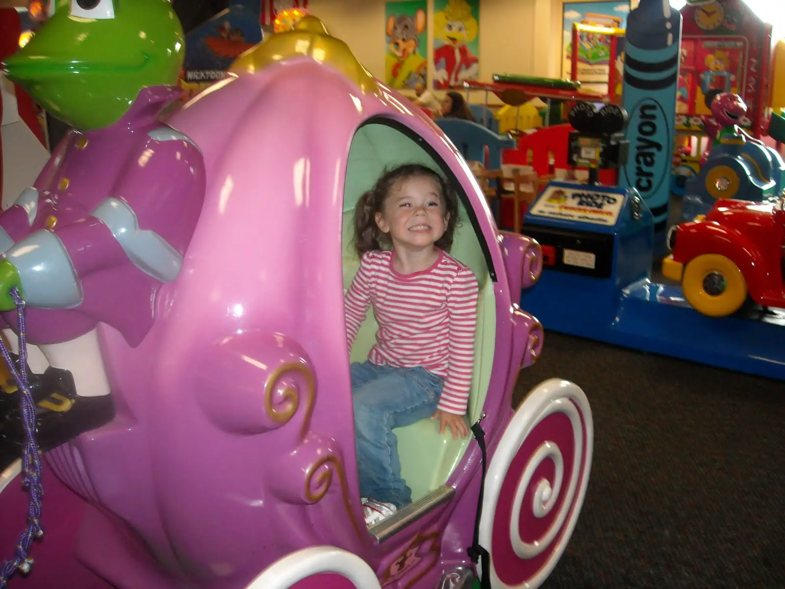 Douberly Family Happenings: Chuck E. Cheese