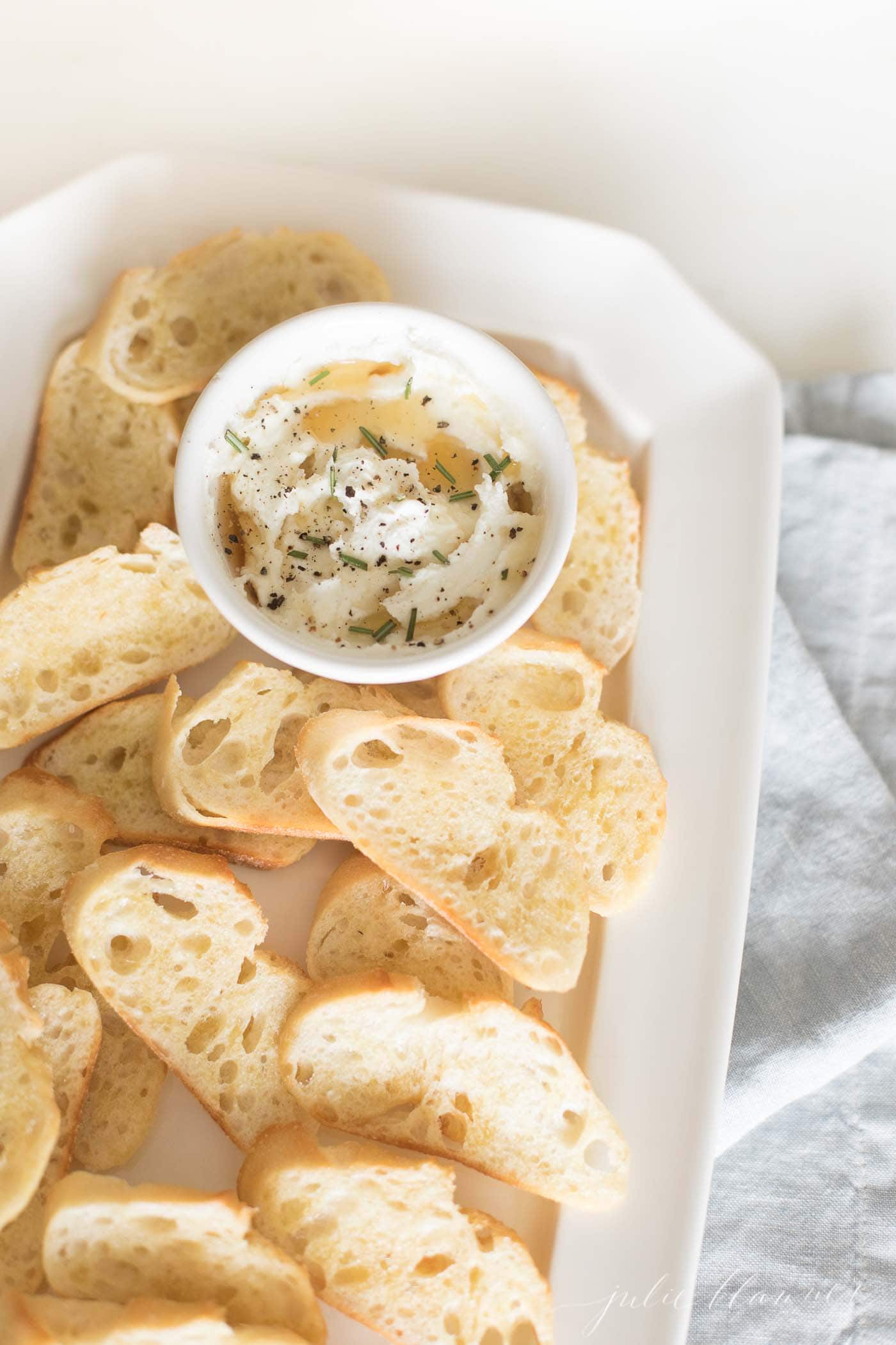 Easy Whipped Goat Cheese Appetizer