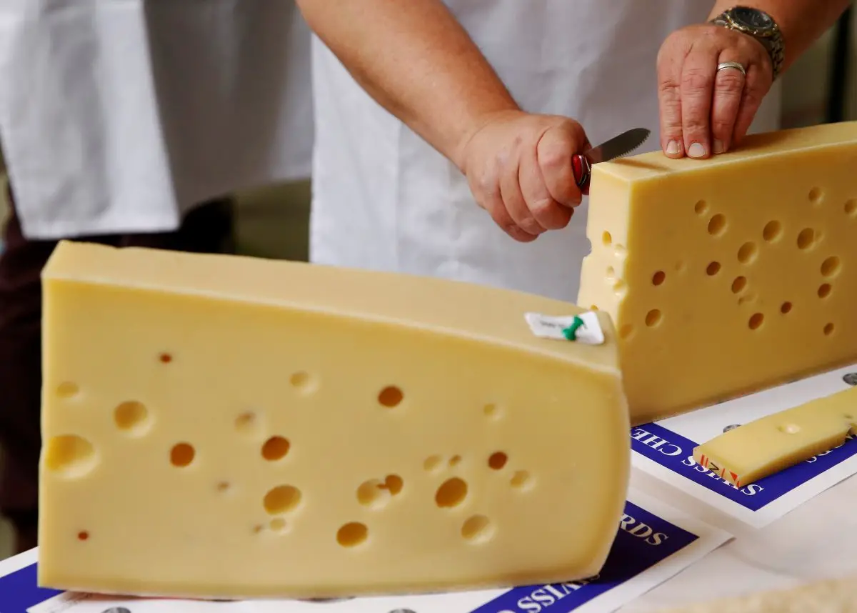 Eating this much of cheese keeps heart disease and stroke ...