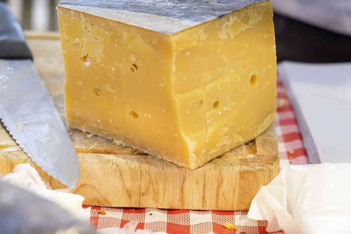 Gouda Cheese 101: Nutrition, Taste, and How To Eat It ...