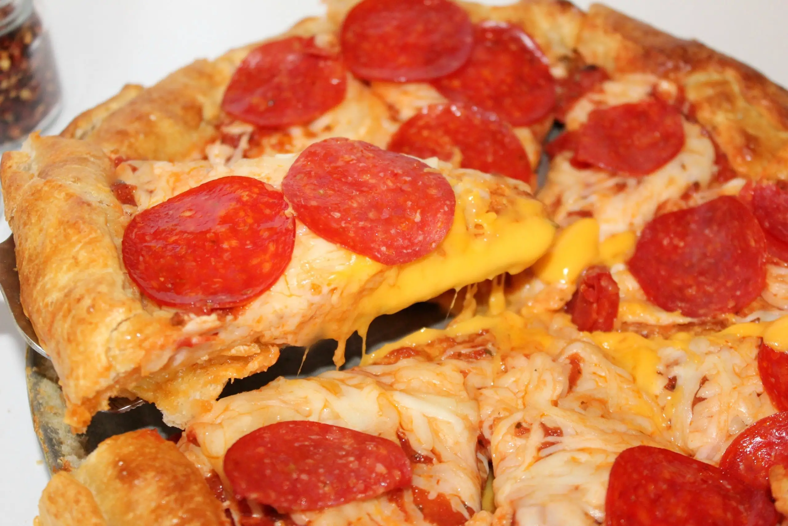 Grilled Cheese Crust Pizza Dares To Go Where No Grilled ...
