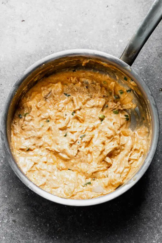 Healthy Buffalo Chicken Dip (Without cream cheese!)