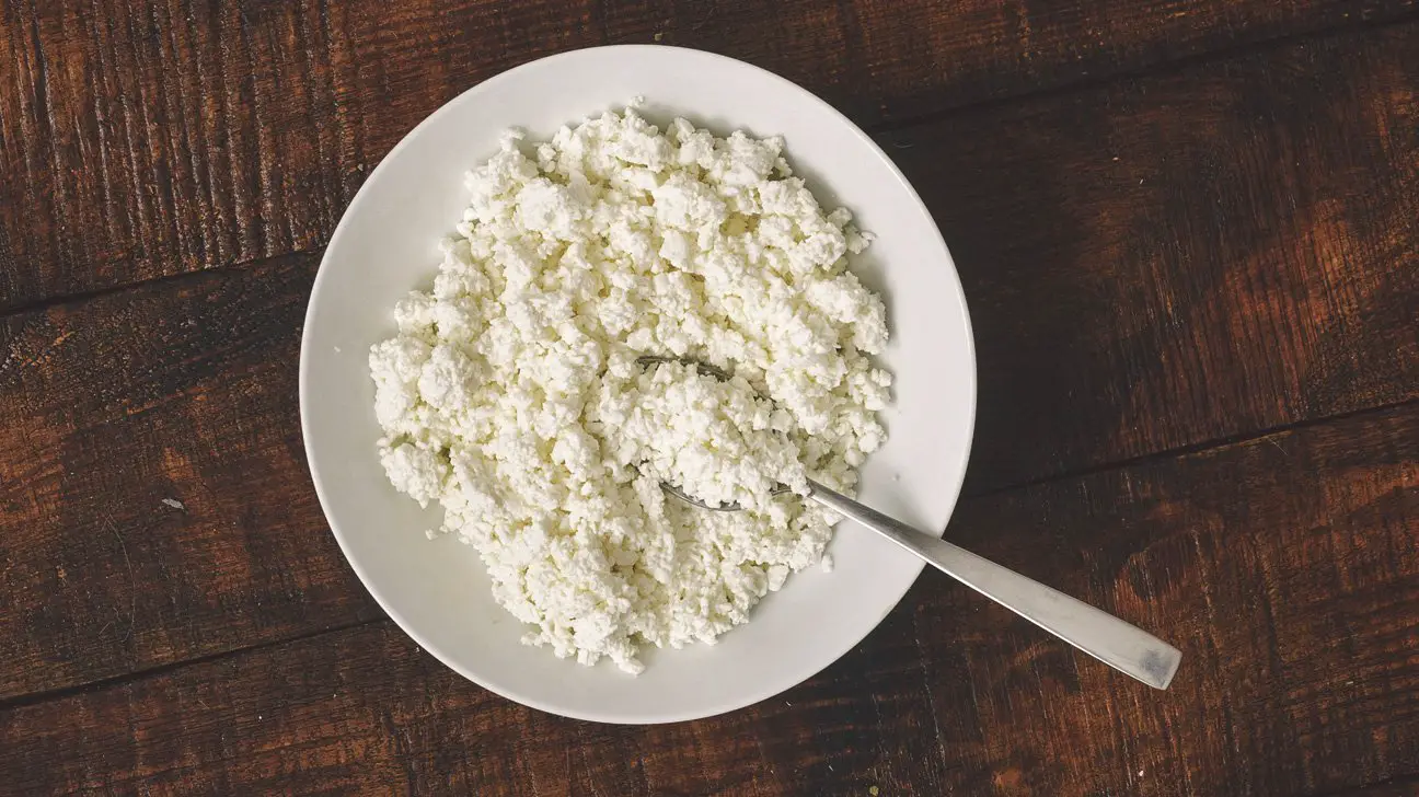 How many calories are in a cup of cottage cheese