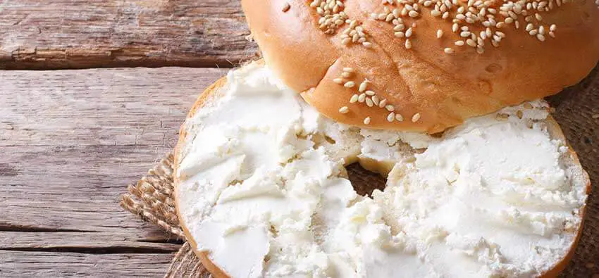 How many calories are there in a bagel with cream cheese ...