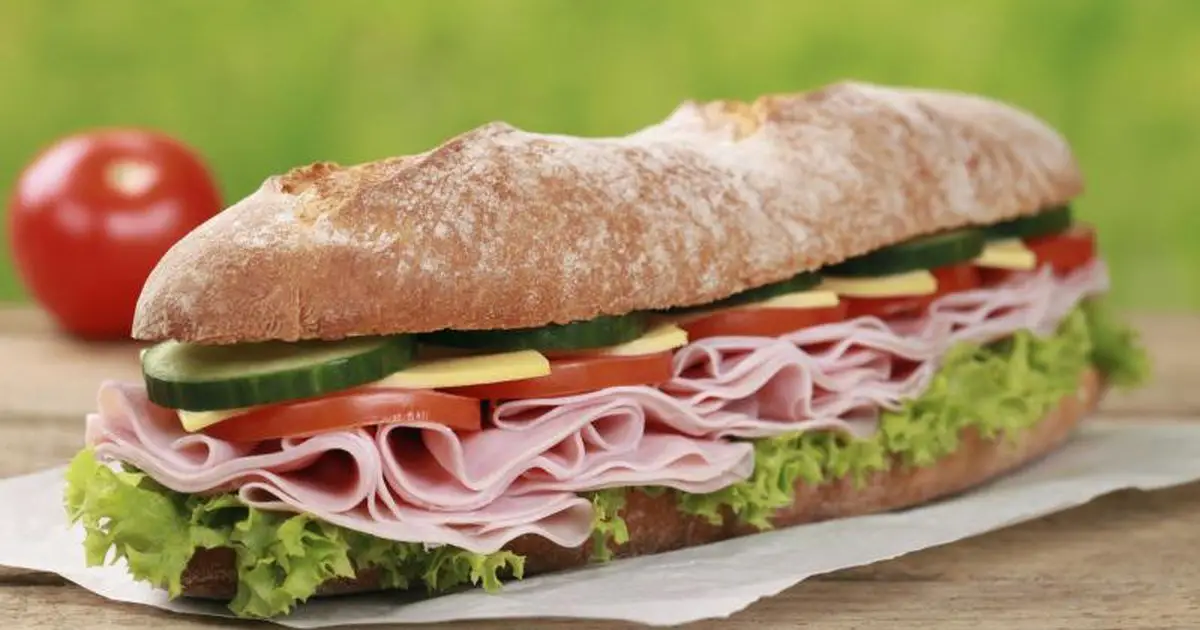 How Many Calories in a Ham Sandwich?