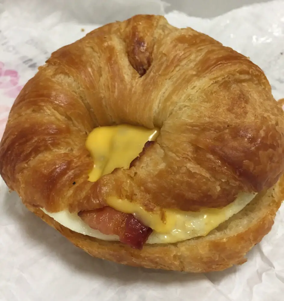 how much is a bacon egg and cheese at dunkin donuts
