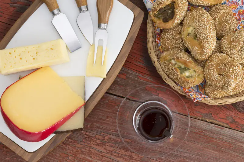 How to eat Gouda cheese? 5 best pairings