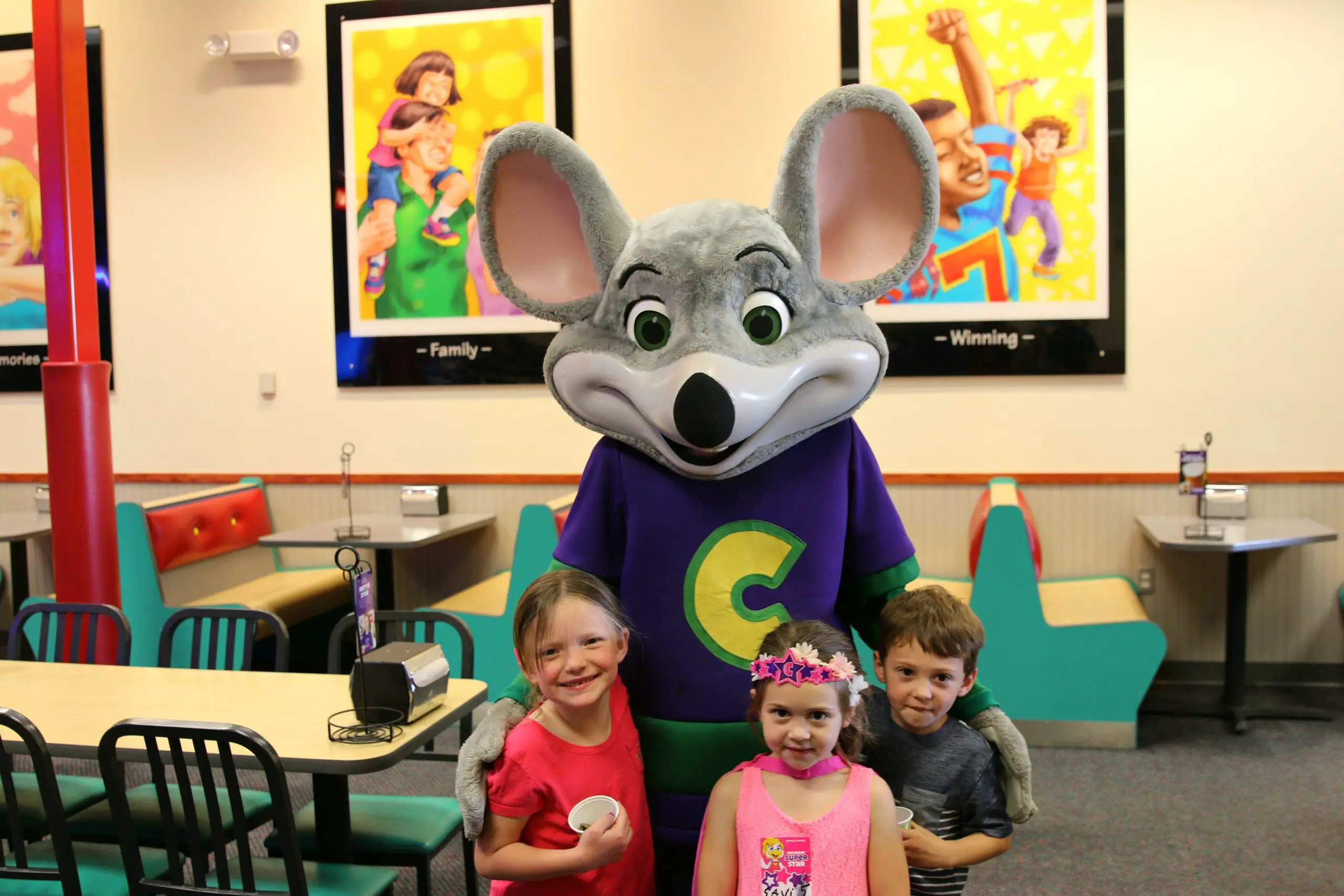 How To Go All Out With A Chuck E. Cheeses Birthday Party  It