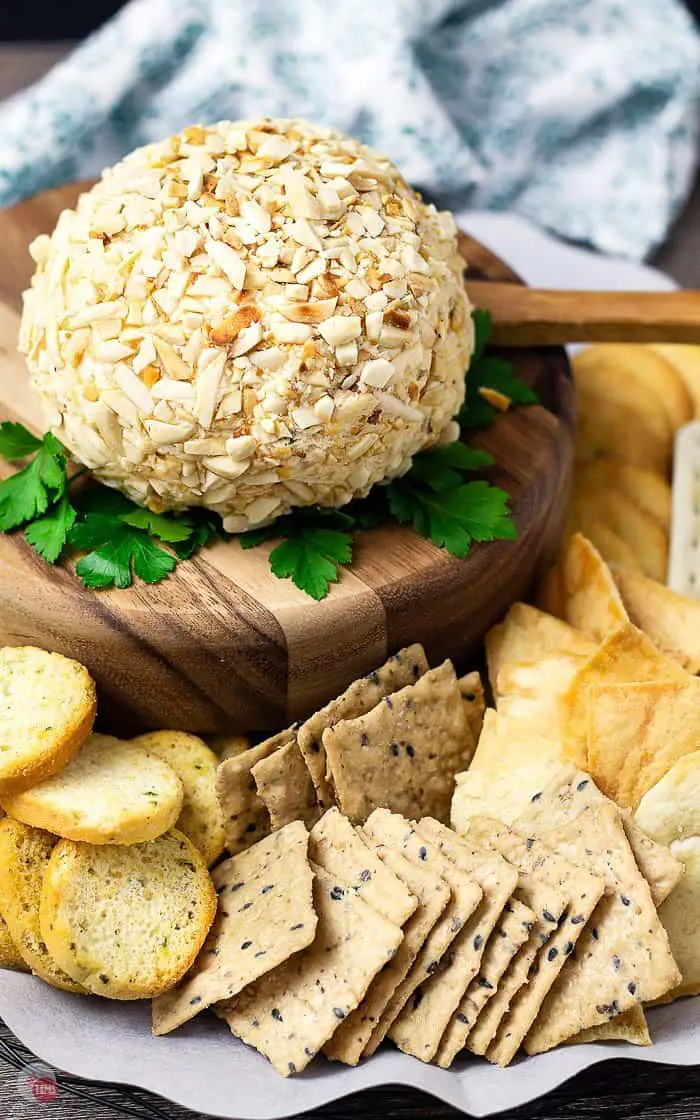 HOW TO MAKE A CLASSIC CHEESE BALL {Sweet or Savory!}