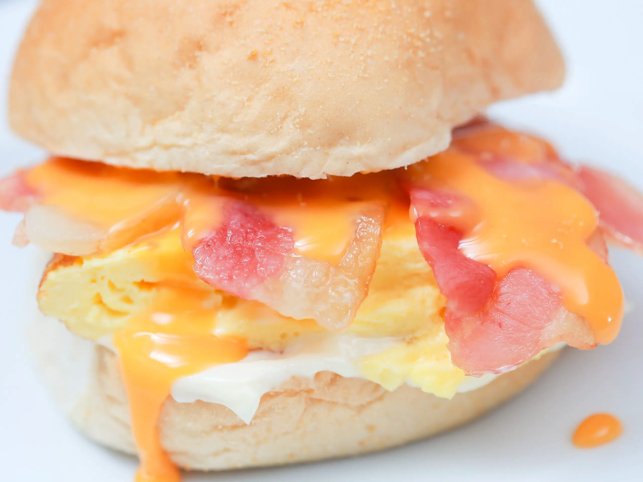 How to Make an Egg and Cheese Sandwich: 4 Steps (with Pictures)