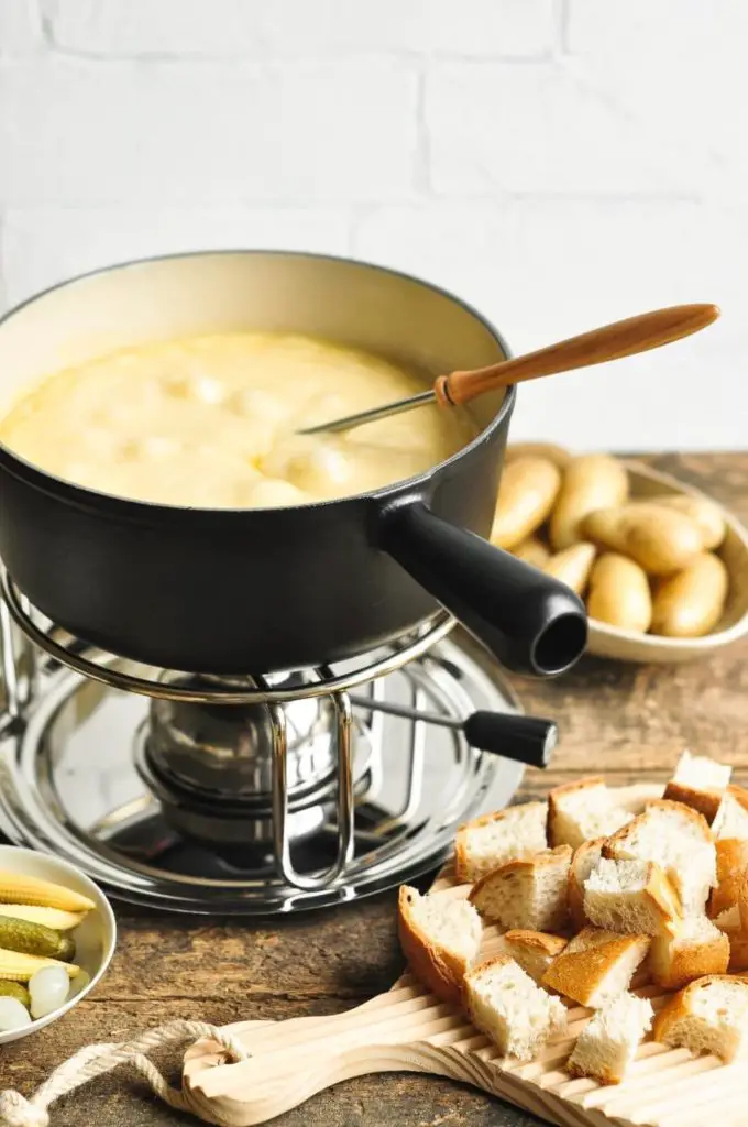 How to Make Cheese Fondue with step