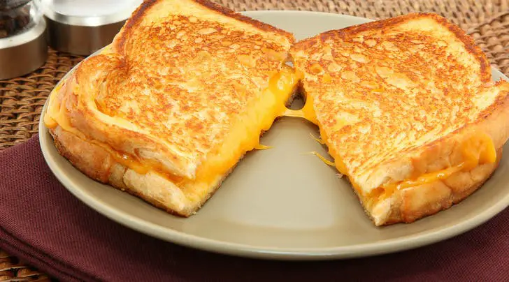 How to Make the Best Grilled Cheese Using Mayo
