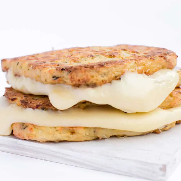 Keto Grilled Cheese Made With Cauliflower Bread (5 ...