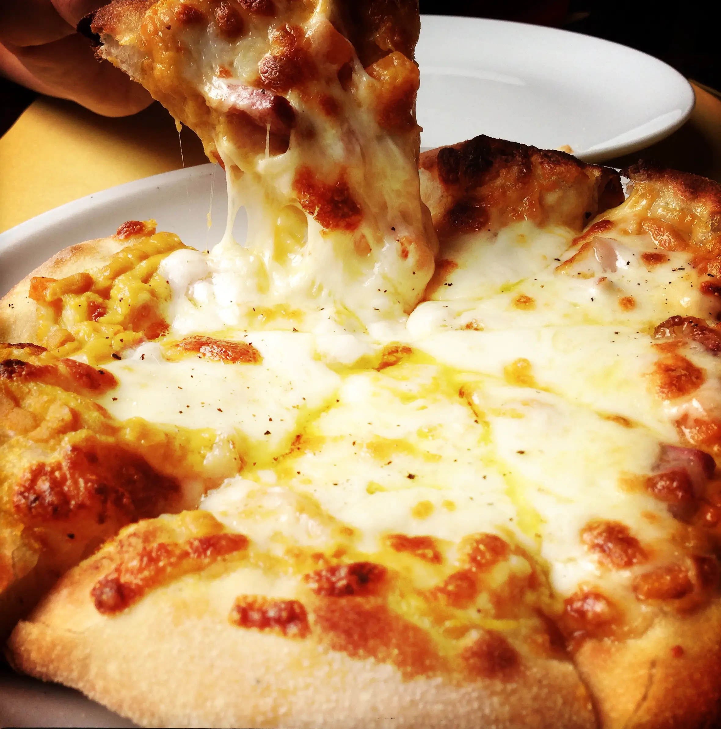 Mozzarella Is the Best Pizza Cheese, Science Says