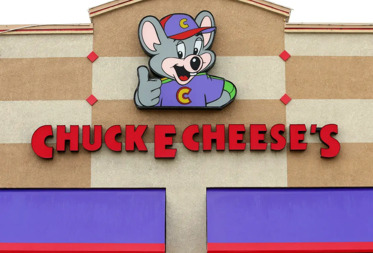 MUNDANE MYSTERIES: What does the âeâ? in Chuck E. Cheese stand for ...