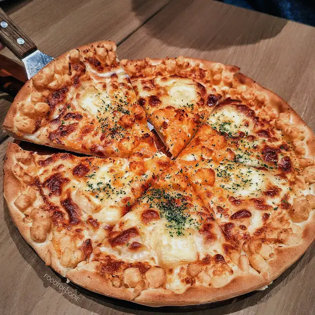 NEW MENU PIZZA HUT : CHEESE WORLD PIZZA