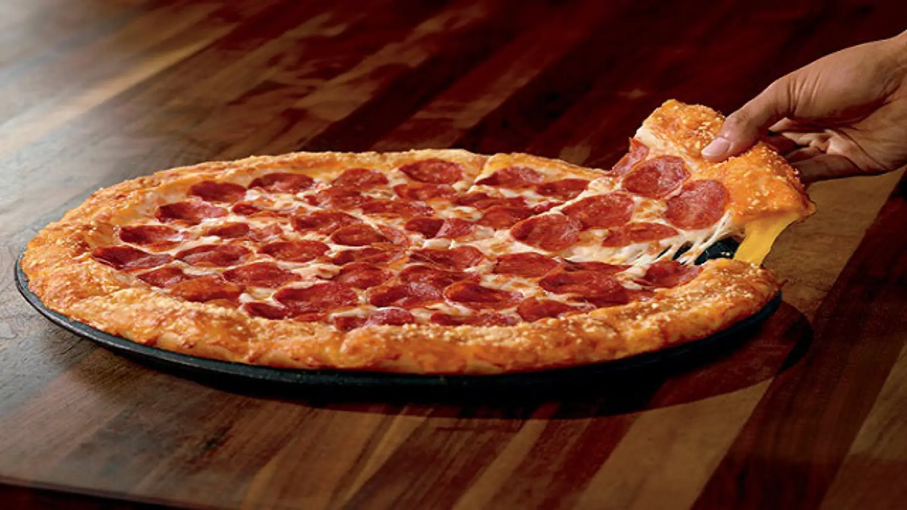 Pizza Hut unveils grilled cheese stuffed crust pie