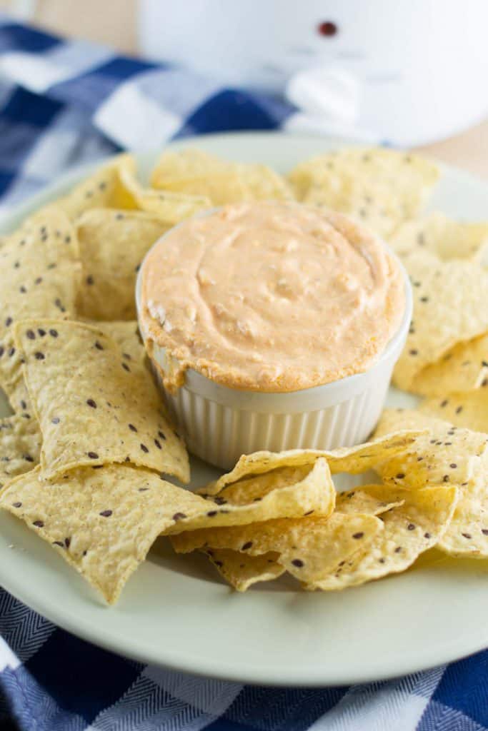 Slow Cooker Queso Cheese Dip Recipe