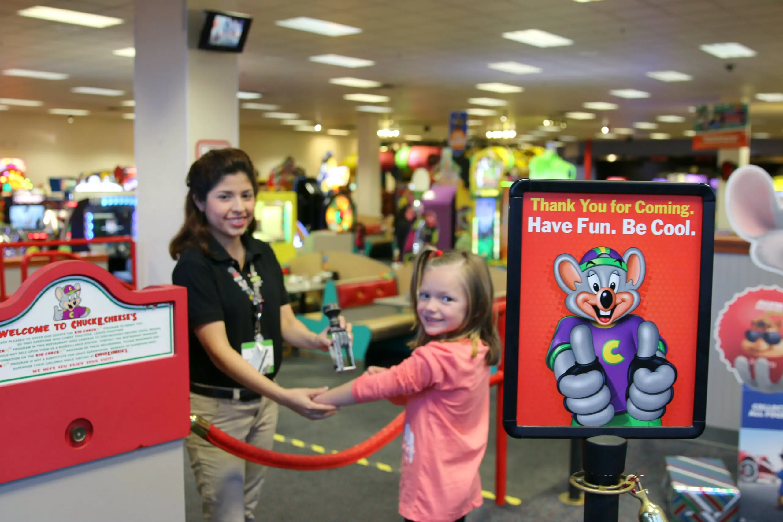 The Easiest Birthday Party Ever At Chuck E. Cheeseâs