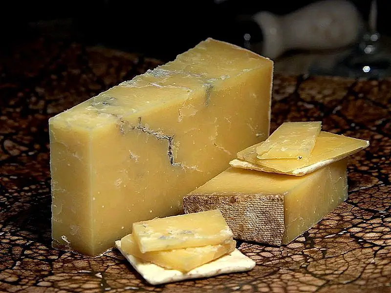 What are the Different Types of Cheddar Cheese?